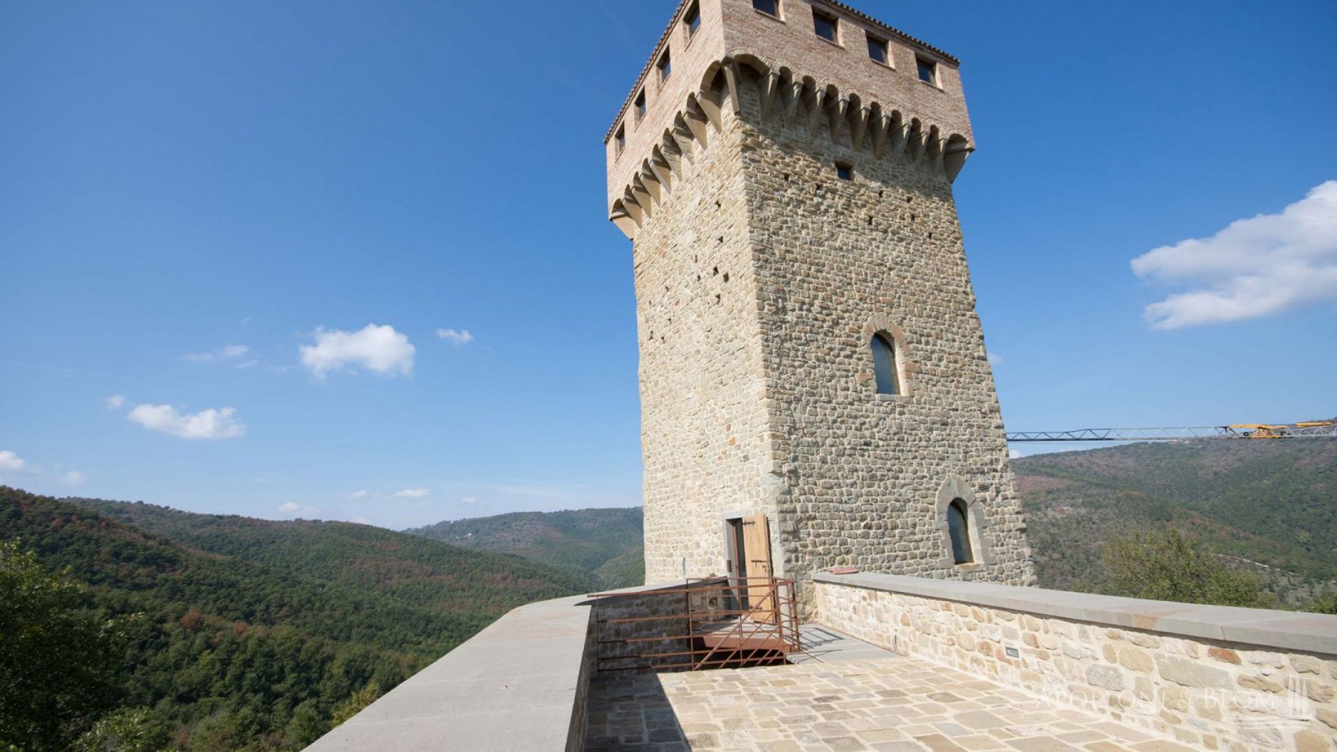 Heritage Castle with watchtower, Passignano sul Trasimeno - Umbria